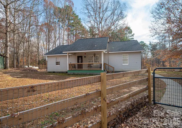 5th image of 1011 Lester Trl, Iron Station, NC 28080 | MLS# 4414828