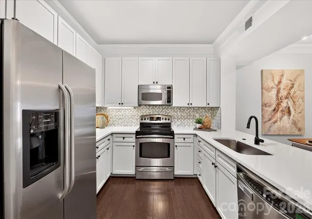 Photo 4 of Condo for sale at 721 Governor Morrison St #526, Charlotte, NC 28211 | MLS# 4414829 | Listing updated on 2026-09-18