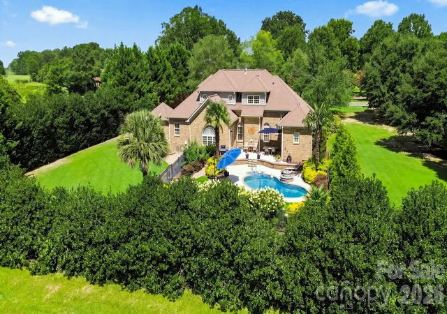 1st image of 1001 Heritage Acres Dr, Matthews, NC 28104 | MLS# 4414833