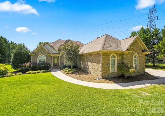 2nd image of 1001 Heritage Acres Dr, Matthews, NC 28104 | MLS# 4414833