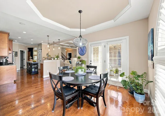 Photo 4 of Single family home for sale at 1001 Heritage Acres Dr, Matthews, NC 28104 | MLS# 4414833 | Listing updated on 2026-09-14