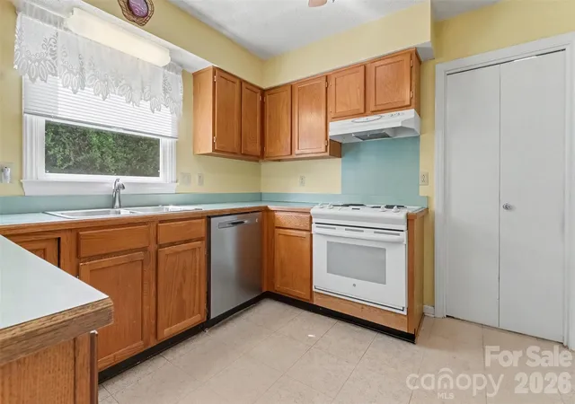 4th image of 8741 Fieldgate Dr, Charlotte, NC 28277 | MLS# 4414847