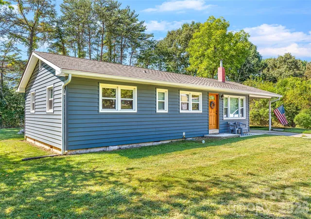 Photo 1 of Single family home for sale at 1025 Old Us 70 Hwy, Black Mountain, NC 28711 | MLS# 4414850 | Listing updated on 2026-09-26