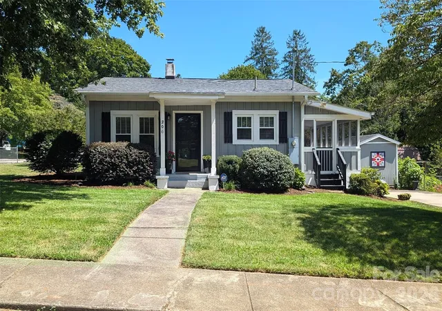 Photo 1 of Single family home for sale at 206 Kerlee Heights Rd, Black Mountain, NC 28711 | MLS# 4414870 | Listing updated on 2026-08-28