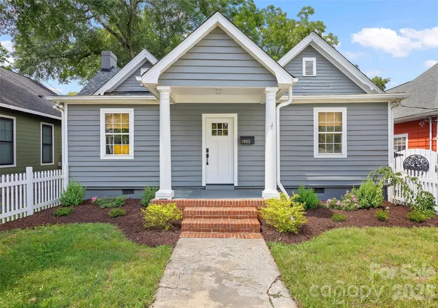 Photo 3 of Single family home for sale at 1905 Parson St, Charlotte, NC 28205 | MLS# 4414878 | Listing updated on 2026-08-29