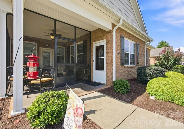 Photo 3 of Townhouse for sale at 8310 Glacier Dr, Denver, NC 28037 | MLS# 4414884 | Listing updated on 2026-10-07
