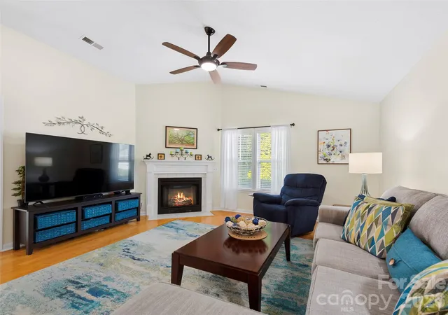 Photo 2 of Townhouse for sale at 196 Snowy Egret Way, Hendersonville, NC 28792 | MLS# 4414886 | Listing updated on 2026-09-22