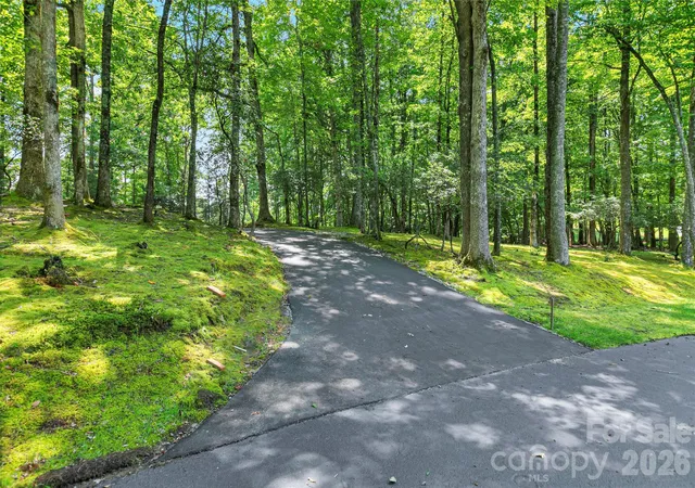 Photo 4 of Single family home for sale at 4 Nvya Ct, Brevard, NC 28712 | MLS# 4414910 | Listing updated on 2026-08-15