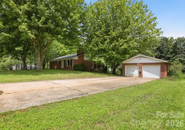 2nd image of 2613 26th Ave Ne, Hickory, NC 28601 | MLS# 4414912