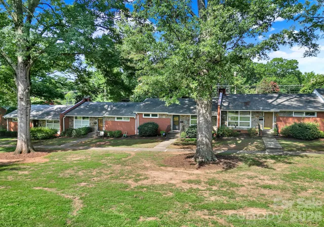 3rd image of 4511 Woodlark Ln, Charlotte, NC 28211 | MLS# 4414919