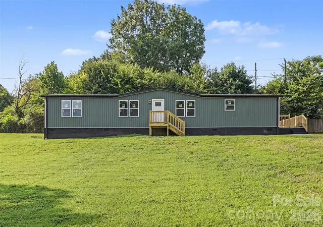 Photo 2 of Single family home for sale at 5174 Grand Cyn Rd Nw, Concord, NC 28027 | MLS# 4414923 | Listing updated on 2026-09-14