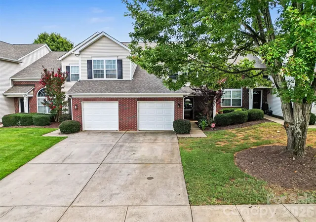 2nd image of 12058 Stratfield Pl Cir, Pineville, NC 28134 | MLS# 4414924
