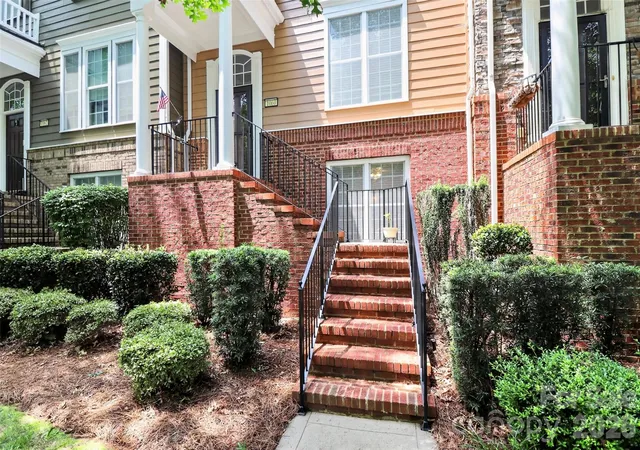 Photo 1 of Townhouse for sale at 1060 Drayton Ct, Fort Mill, SC 29708 | MLS# 4414925 | Listing updated on 2026-09-27