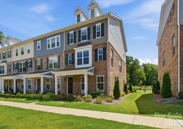 Photo 1 of Townhouse for sale at 10126 Hemingway Pl, Charlotte, NC 28227 | MLS# 4414926 | Listing updated on 2026-10-02