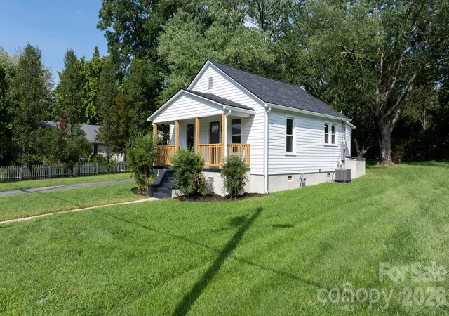 3rd image of 1320 14Th Street Dr Ne, Hickory, NC 28601 | MLS# 4414927