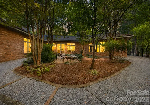 Photo 3 of Single family home for sale at 316 Riverwood Rd, Mooresville, NC 28117 | MLS# 4414932 | Listing updated on 2026-09-23