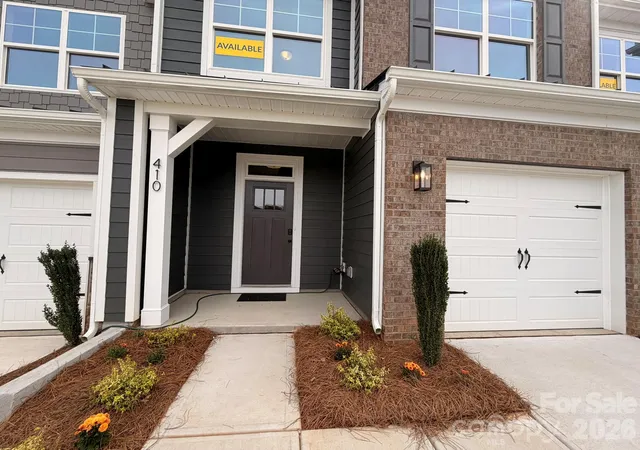Photo 2 of Townhouse for sale at 410 Blythe Townhome Ln, Waxhaw, NC 28173 | MLS# 4414936 | Listing updated on 2026-10-09