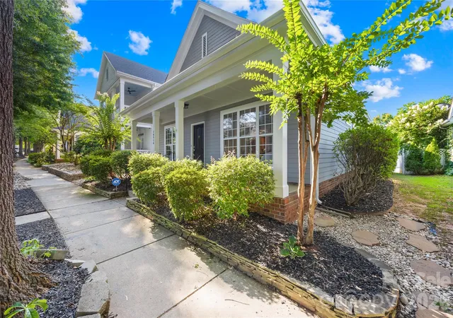 2nd image of 14514 Holly Springs Dr, Huntersville, NC 28078 | MLS# 4414948