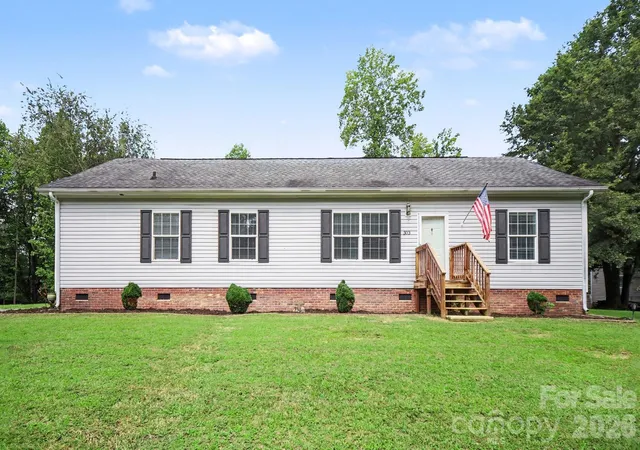 1st image of 303 Hardin Cir, Grover, NC 28073 | MLS# 4414952