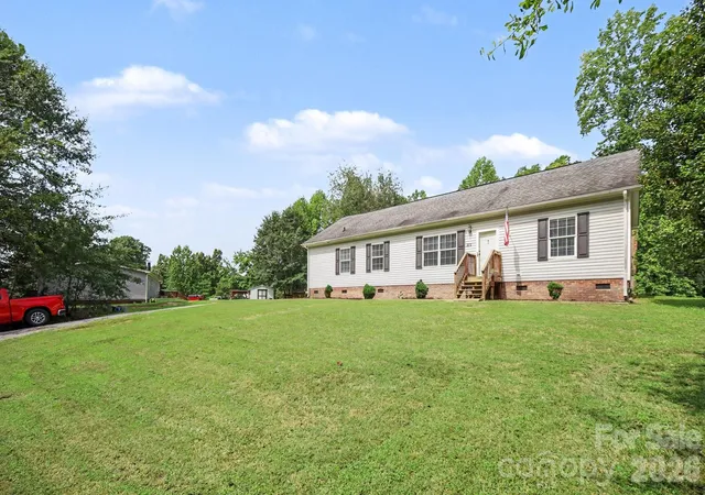 3rd image of 303 Hardin Cir, Grover, NC 28073 | MLS# 4414952