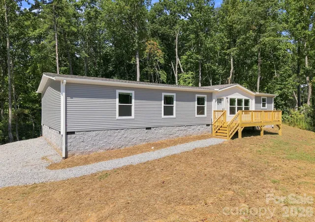 Photo 2 of Single family home for sale at 93 Foxcroft Ln, Flat Rock, NC 28792 | MLS# 4414955 | Listing updated on 2026-09-18
