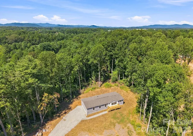 Photo 3 of Single family home for sale at 93 Foxcroft Ln, Flat Rock, NC 28792 | MLS# 4414955 | Listing updated on 2026-09-18