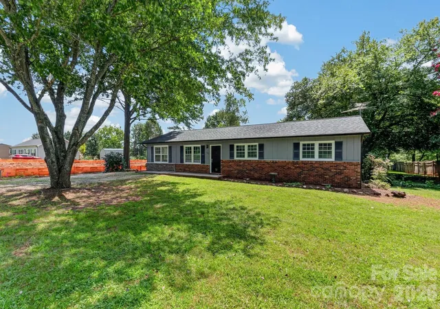Photo 2 of Single family home for sale at 123 Robinette Ln, Statesville, NC 28625 | MLS# 4414963 | Listing updated on 2026-09-28