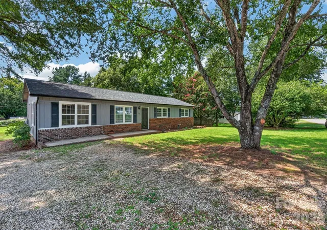 Photo 3 of Single family home for sale at 123 Robinette Ln, Statesville, NC 28625 | MLS# 4414963 | Listing updated on 2026-09-28