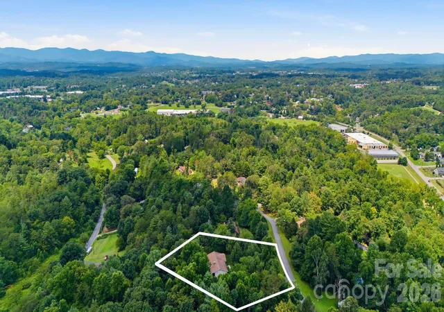 48th image of 11 E Ridgeway Dr, Weaverville, NC 28787 | MLS# 4414965