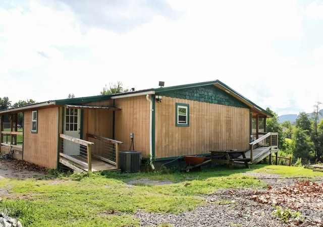 4th image of 24 Karis Ln, Clyde, NC 28721 | MLS# 4414971