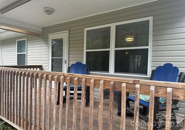 Photo 3 of Single family home for sale at 6 Kendrick Ct, Flat Rock, NC 28731 | MLS# 4414981 | Listing updated on 2026-09-13