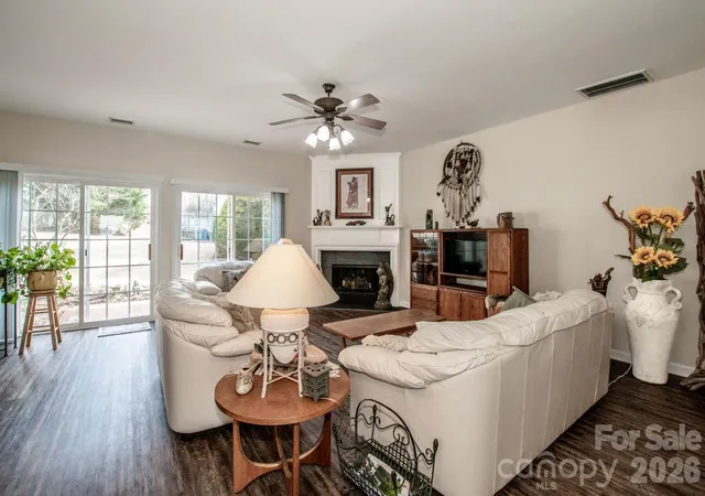 Photo 4 of Townhouse for sale at 3233 Mannington Dr, Charlotte, NC 28270 | MLS# 4414989 | Listing updated on 2026-10-29
