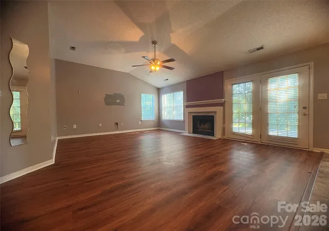 Photo 3 of Sale Pending at 3520 Cliffvale Ct, Charlotte, NC 28269 | MLS# 4414990 | Listing updated on 2026-08-27