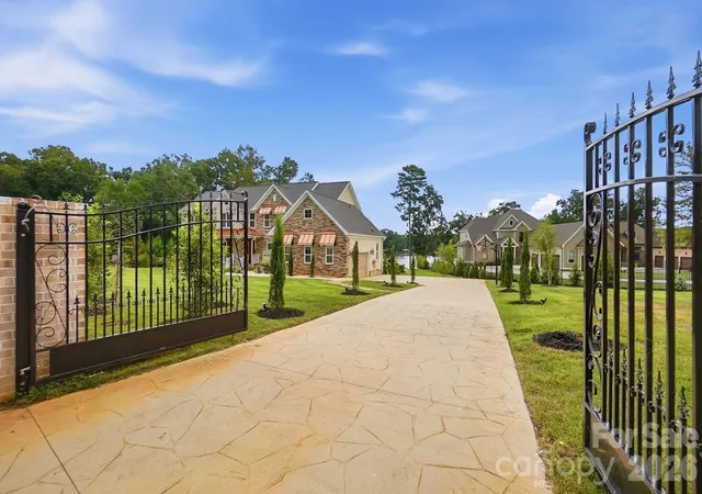 Photo 3 of Single family home for sale at 1920 Marlin Dr, Clover, SC 29710 | MLS# 4414993 | Listing updated on 2026-09-05