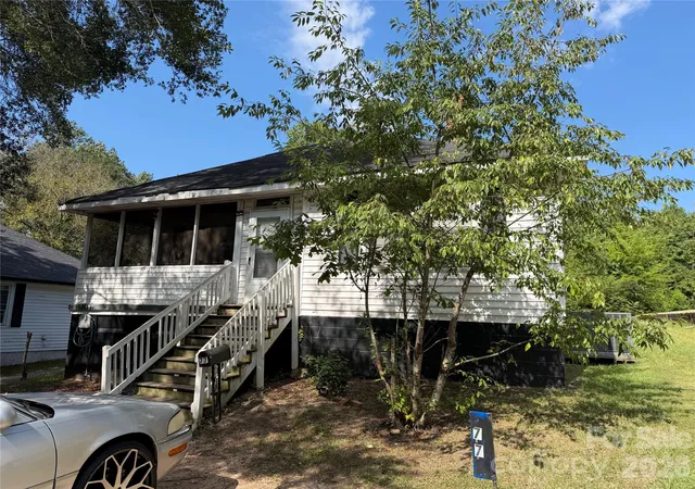 Photo 1 of Single family home for sale at 77 Franklin St, Wadesboro, NC 28170 | MLS# 4415003 | Listing updated on 2026-10-22