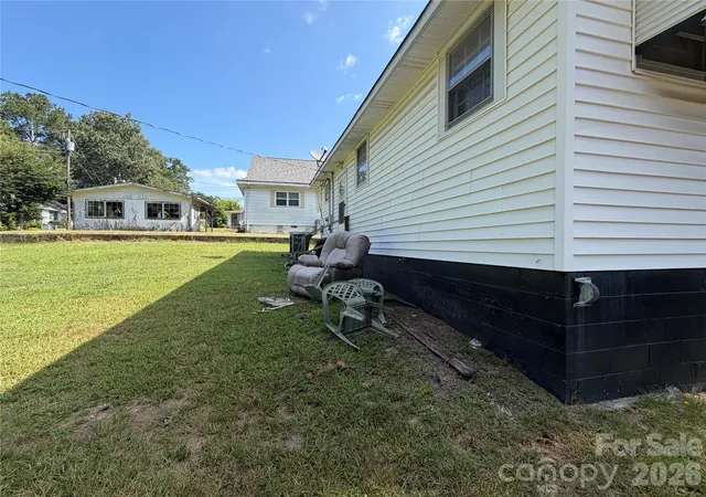 Photo 4 of Single family home for sale at 77 Franklin St, Wadesboro, NC 28170 | MLS# 4415003 | Listing updated on 2026-10-22