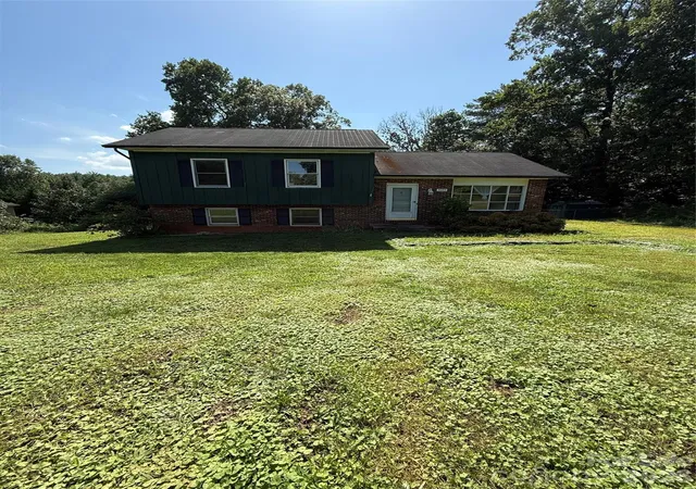 1st image of 3695 Commanche Ct, Lenoir, NC 28645 | MLS# 4415005