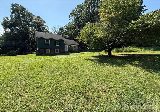 2nd image of 3695 Commanche Ct, Lenoir, NC 28645 | MLS# 4415005