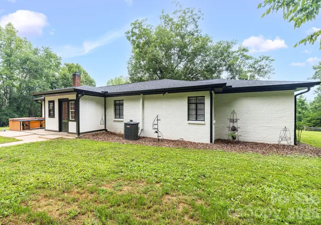 2nd image of 2197 Blackberry Rd, Thomasville, NC 27360 | MLS# 4415023