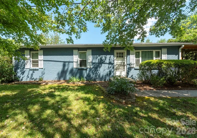 Photo 1 of Single family home for sale at 18 Hookers Gap Rd, Candler, NC 28715 | MLS# 4415032 | Listing updated on 2026-09-27