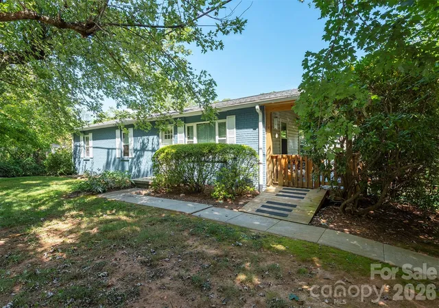 Photo 2 of Single family home for sale at 18 Hookers Gap Rd, Candler, NC 28715 | MLS# 4415032 | Listing updated on 2026-09-27