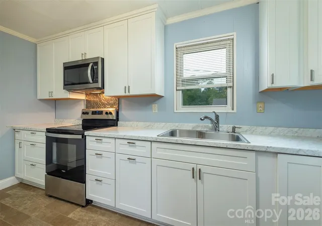 Photo 4 of Single family home for sale at 18 Hookers Gap Rd, Candler, NC 28715 | MLS# 4415032 | Listing updated on 2026-09-27