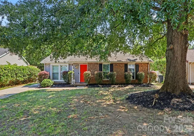 Photo 25 of Single family home for sale at 3001 Old House Cir, Matthews, NC 28105 | MLS# 4415033 | Listing updated on 2026-09-16