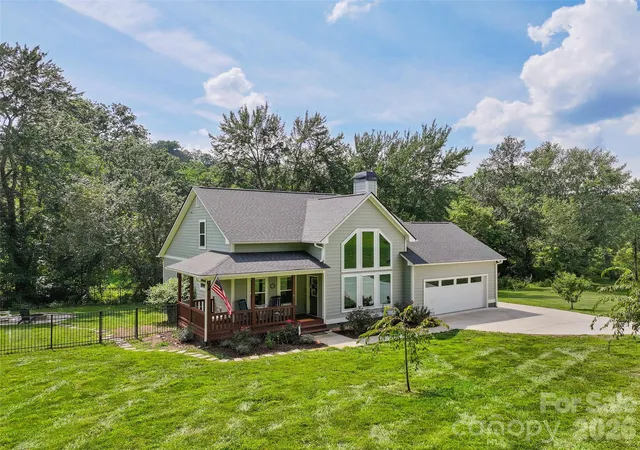 Photo 1 of Single family home for sale at 31 Baby Bear Cvs, Clyde, NC 28721 | MLS# 4415038 | Listing updated on 2026-09-06