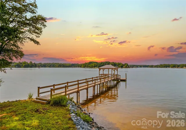 1st image of 7152 Channelview Dr, Sherrills Ford, NC 28673 | MLS# 4415048