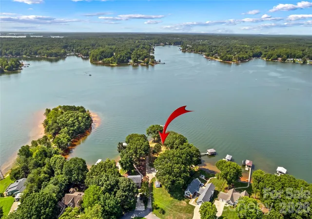 3rd image of 7152 Channelview Dr, Sherrills Ford, NC 28673 | MLS# 4415048