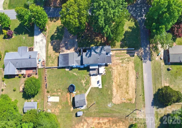 35th image of 701 E Iowa Ave, Bessemer City, NC 28016 | MLS# 4415064