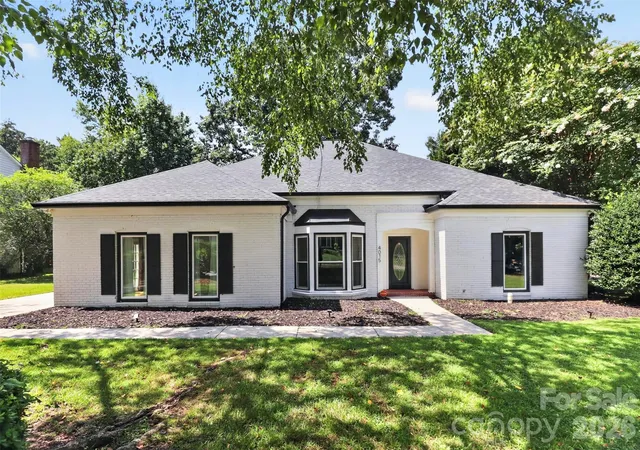 1st image of 4015 Thistledown Ct, Charlotte, NC 28269 | MLS# 4415073