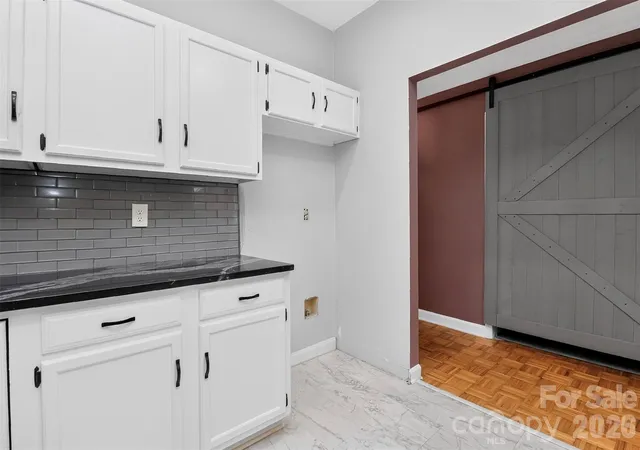 43rd image of 4015 Thistledown Ct, Charlotte, NC 28269 | MLS# 4415073