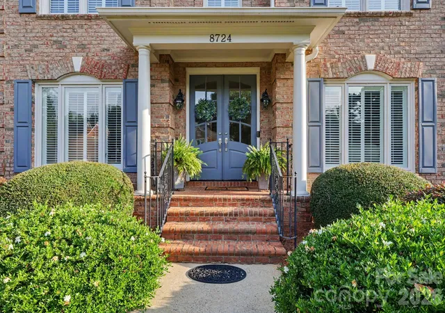 2nd image of 8724 Suninghurst Ln, Charlotte, NC 28277 | MLS# 4415077